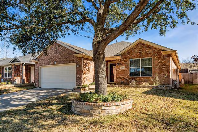 3524 Lake Hill Ln Hurst, TX 76053 photo 5