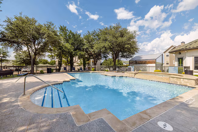 Belmond Apartments photo 3