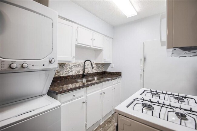 2401 Manor Rd Austin, TX 78722 photo 5