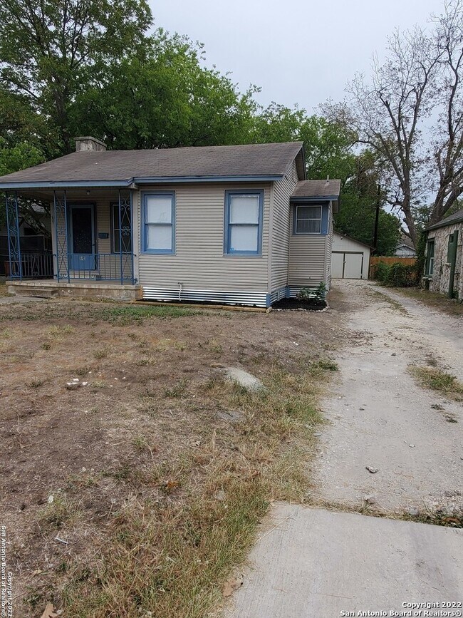 442 Vanderbilt St San Antonio, TX 78210 photo 3