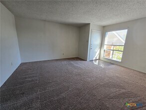 209 Oak Trail Dr Harker Heights, TX 76548 photo 2