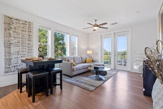 1900 Barton Springs Rd Austin, TX 78704 photo 2