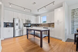 1900 Barton Springs Rd Austin, TX 78704 photo 5