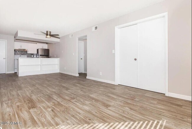 10860 N 85th Ave Peoria, AZ 85345 photo 3