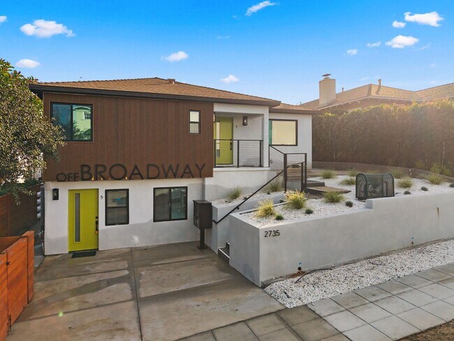 2735 Broadway San Diego, CA 92102 photo 2