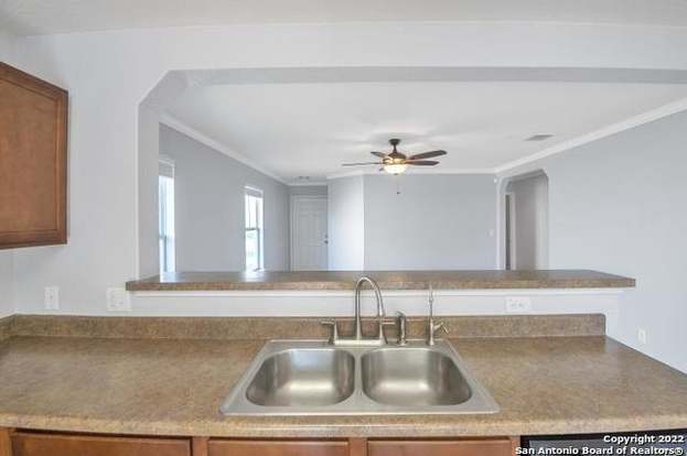 9010 Oakwood Park San Antonio, TX 78254 photo 5