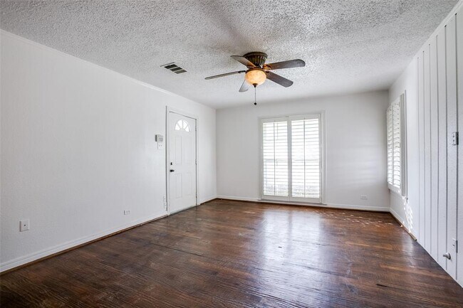 1425 Cedar Crest Drive, Garland, TX 75042 photo 3