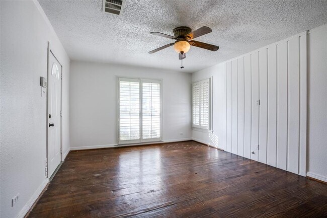 1425 Cedar Crest Drive, Garland, TX 75042 photo 4