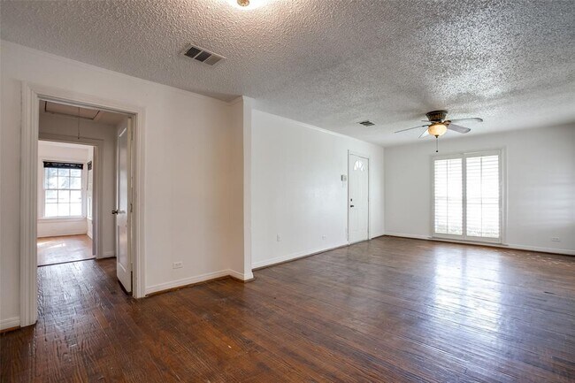 1425 Cedar Crest Drive, Garland, TX 75042 photo 5