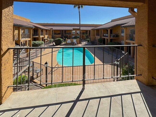 1831 W Mulberry Dr Phoenix, AZ 85015 photo 3