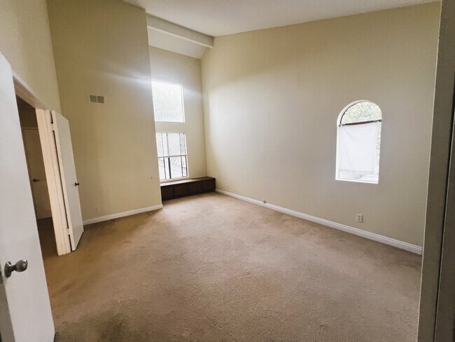 4408 Via Amable Via San Diego, CA 92122 photo 2