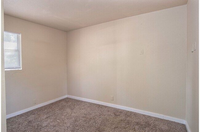 526 Cooper St San Antonio, TX 78210 photo 5