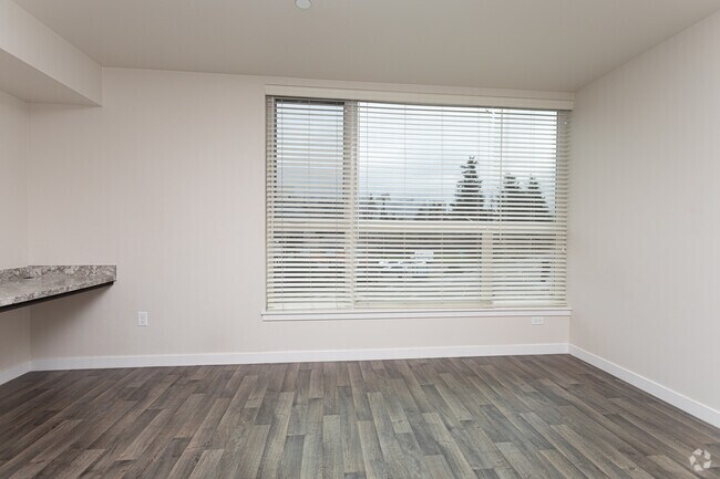 Harlow Heights photo 5