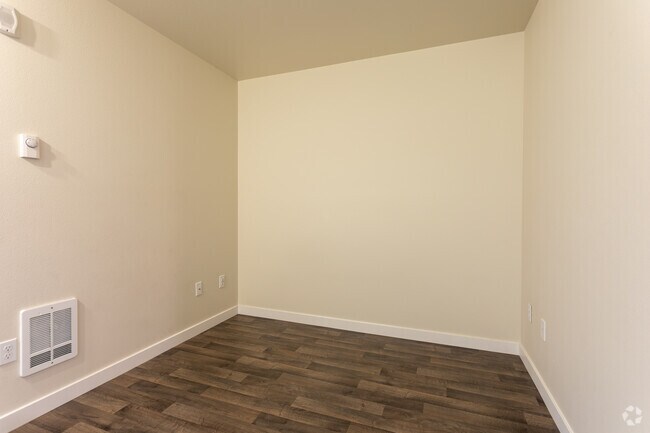 Harlow Heights photo 3