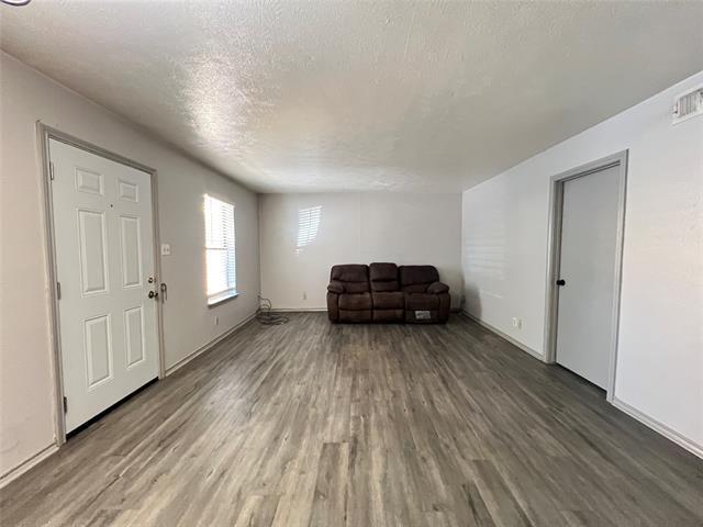 1108 N Elm St Denton, TX 76201 photo 5
