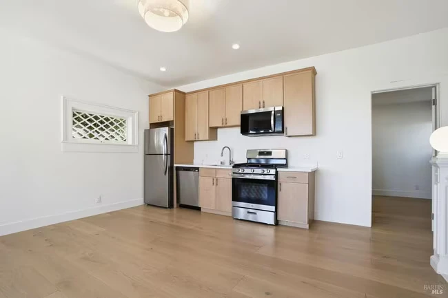 172 Bella Vista Ave Belvedere, CA 94920 photo 3