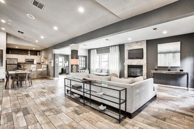1290 Hidden Ridge Irving, TX 75038 photo 4