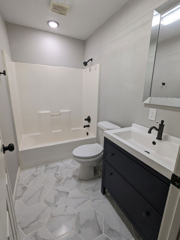 114 Scofield Ave Johnson City, TX 78636 photo 2