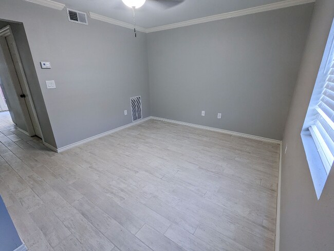 114 Scofield Ave Johnson City, TX 78636 photo 3