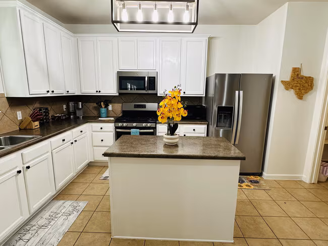 3640 Sandy Brook Dr Round Rock, TX 78665 photo 3
