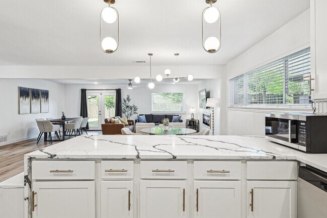 2003 N O'Connor Rd Irving, TX 75061 photo 3