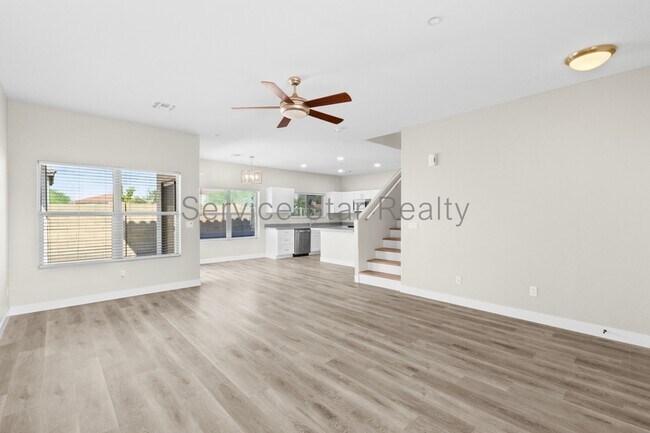 7500 E DEER VALLEY Road photo 5