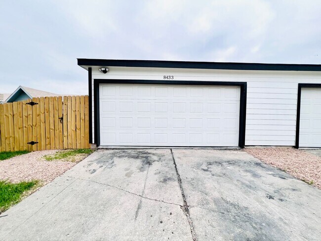 8433 Dixon Ridge Dr San Antonio, TX 78239 photo 3