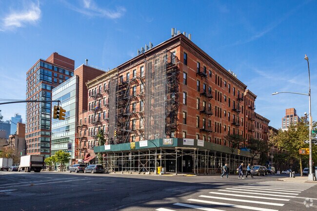 859 Ninth Ave New York, NY 10019 photo 2