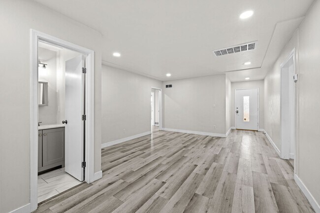 5528-5530 Dorothy Dr San Diego, CA 92115 photo 3
