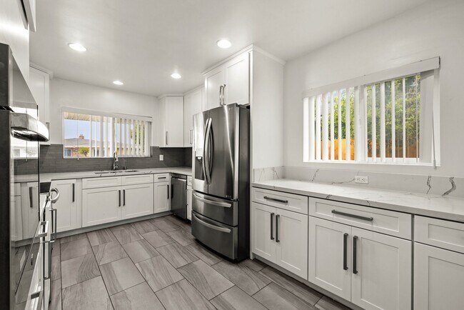 5528-5530 Dorothy Dr San Diego, CA 92115 photo 5