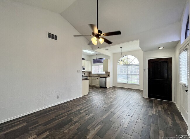 6311 Village Cliff Vlg San Antonio, TX 78250 photo 5