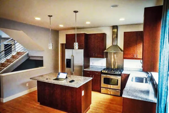 3415 Haven St Oakland, CA 94608 photo 4