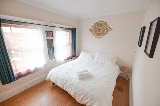 3148 College Ave Berkeley, CA 94705 photo 4