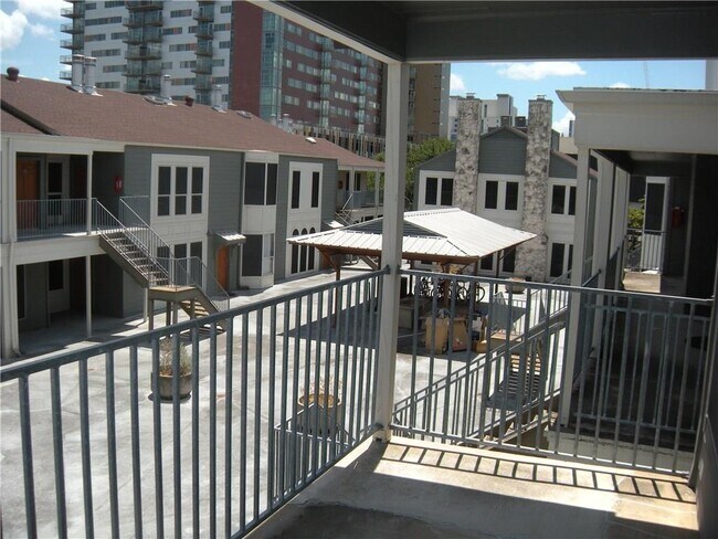 2529 Rio Grande St Austin, TX 78705 photo 2