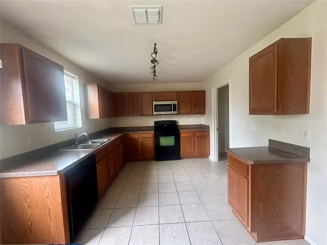 10785 Rankin Drive, Frisco, TX 75035 photo 3