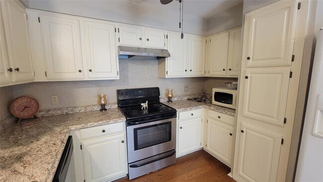 214 Fireside Village Drive, Keene, TX 76059 photo 5