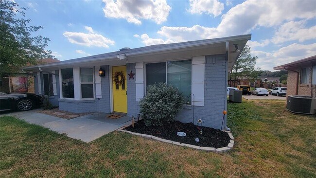 214 Fireside Village Drive, Keene, TX 76059 photo 2