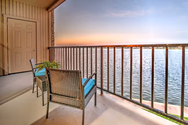 Towne Square Condos photo 3