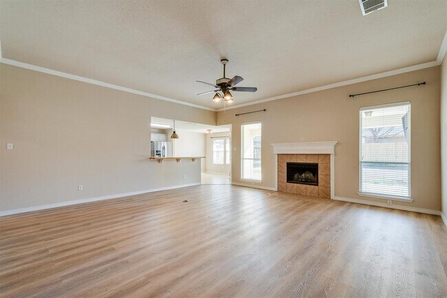 706 Lakeview Drive, Alvarado, TX 76009 photo 5