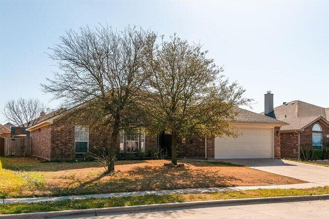 706 Lakeview Drive, Alvarado, TX 76009 photo 2