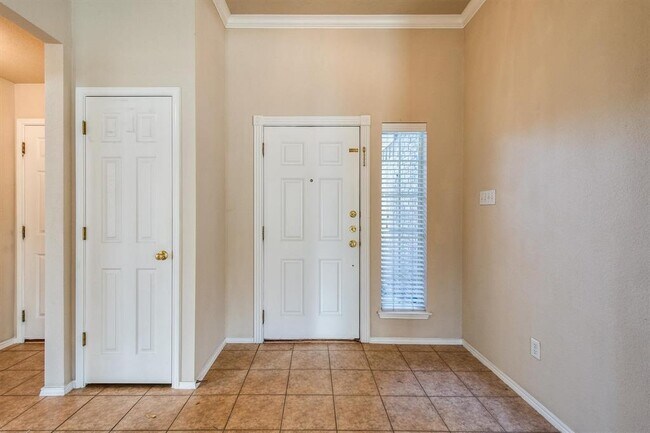 706 Lakeview Drive, Alvarado, TX 76009 photo 4