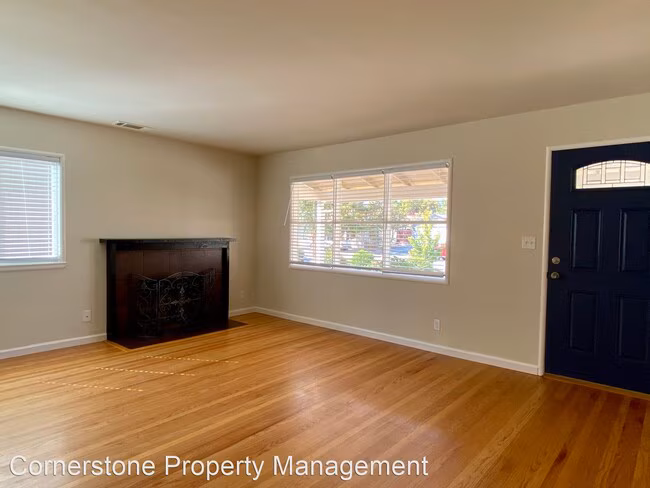 2418 Grandby Dr photo 4