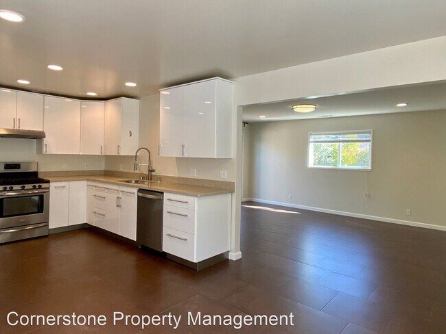 2418 Grandby Dr photo 5