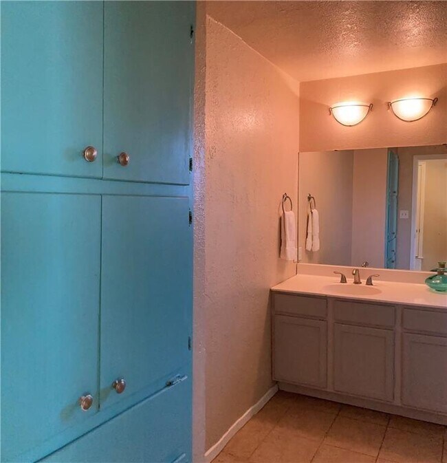 2205 Winchester Dr Georgetown, TX 78626 photo 4