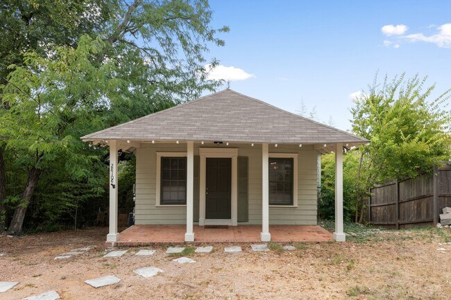 2810 San Pedro St Austin, TX 78705 photo 4