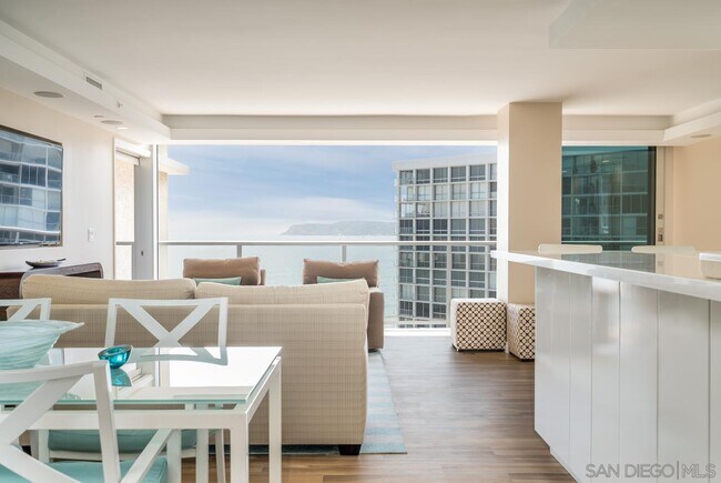 1750 Avenida Del Mundo Coronado, CA 92118 photo 2