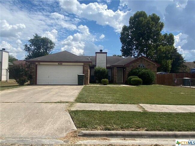 2402 Cross Timber Dr Killeen, TX 76543 photo 2