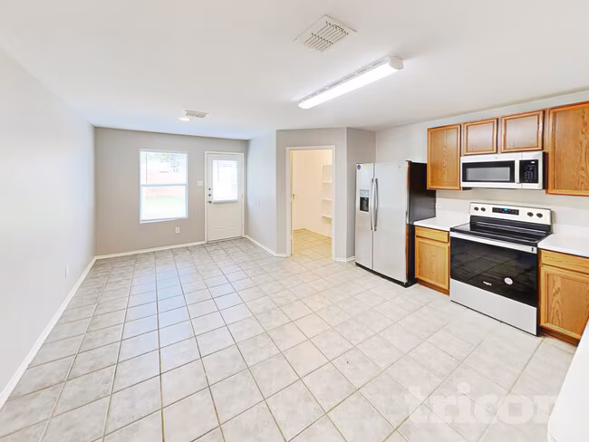 1128 Maplewood Ln Crowley, TX 76036 photo 4