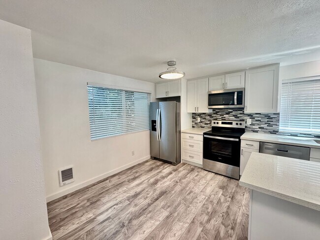 1701 Sturgus Ave S Seattle, WA 98144 photo 3