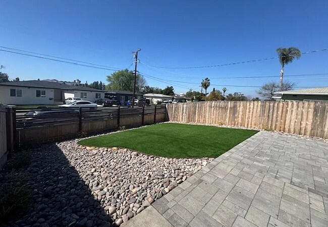 5317-5319 W Falls View Dr San Diego, CA 92115 photo 2